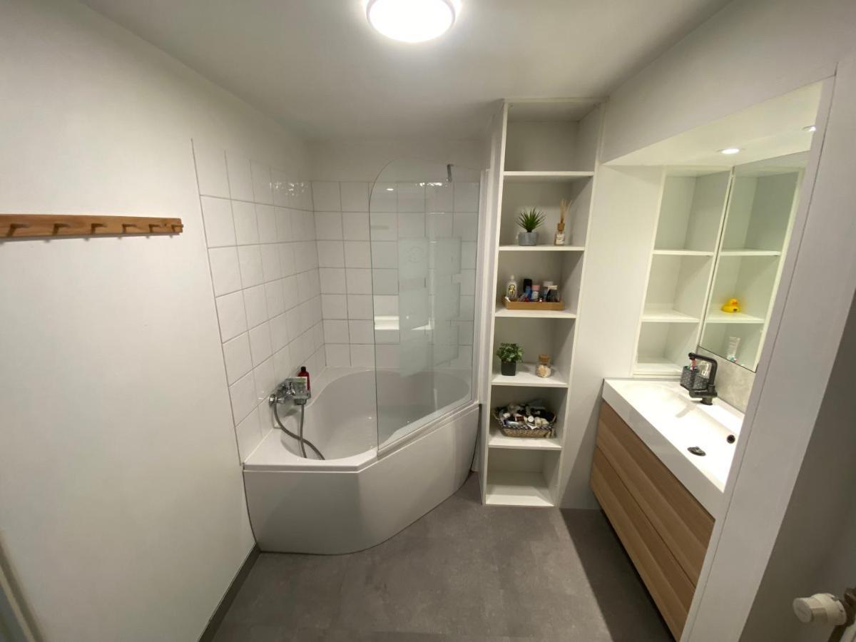 Spacious Apartment With Sea View Остенде Екстериор снимка