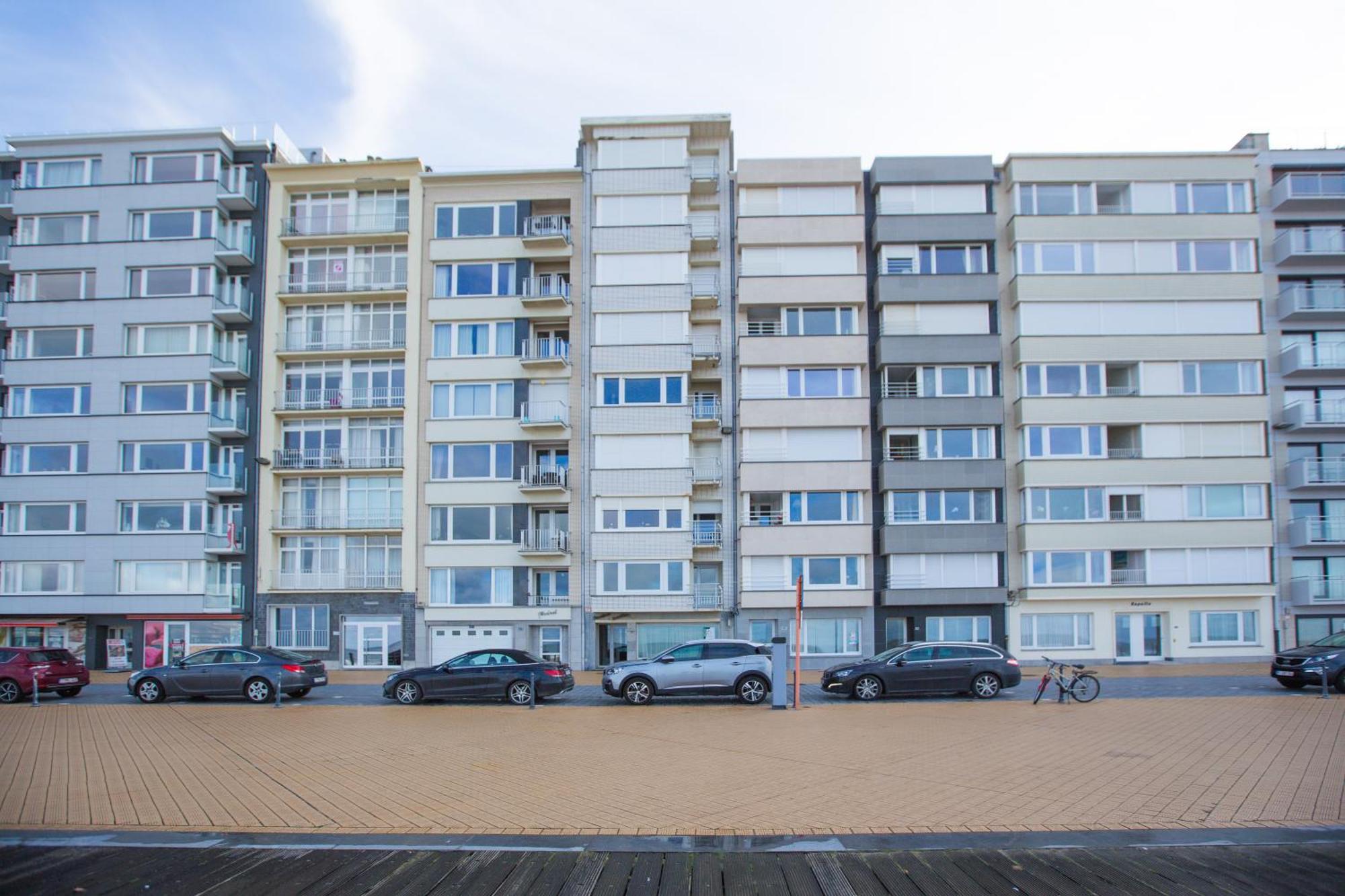 Spacious Apartment With Sea View Остенде Екстериор снимка