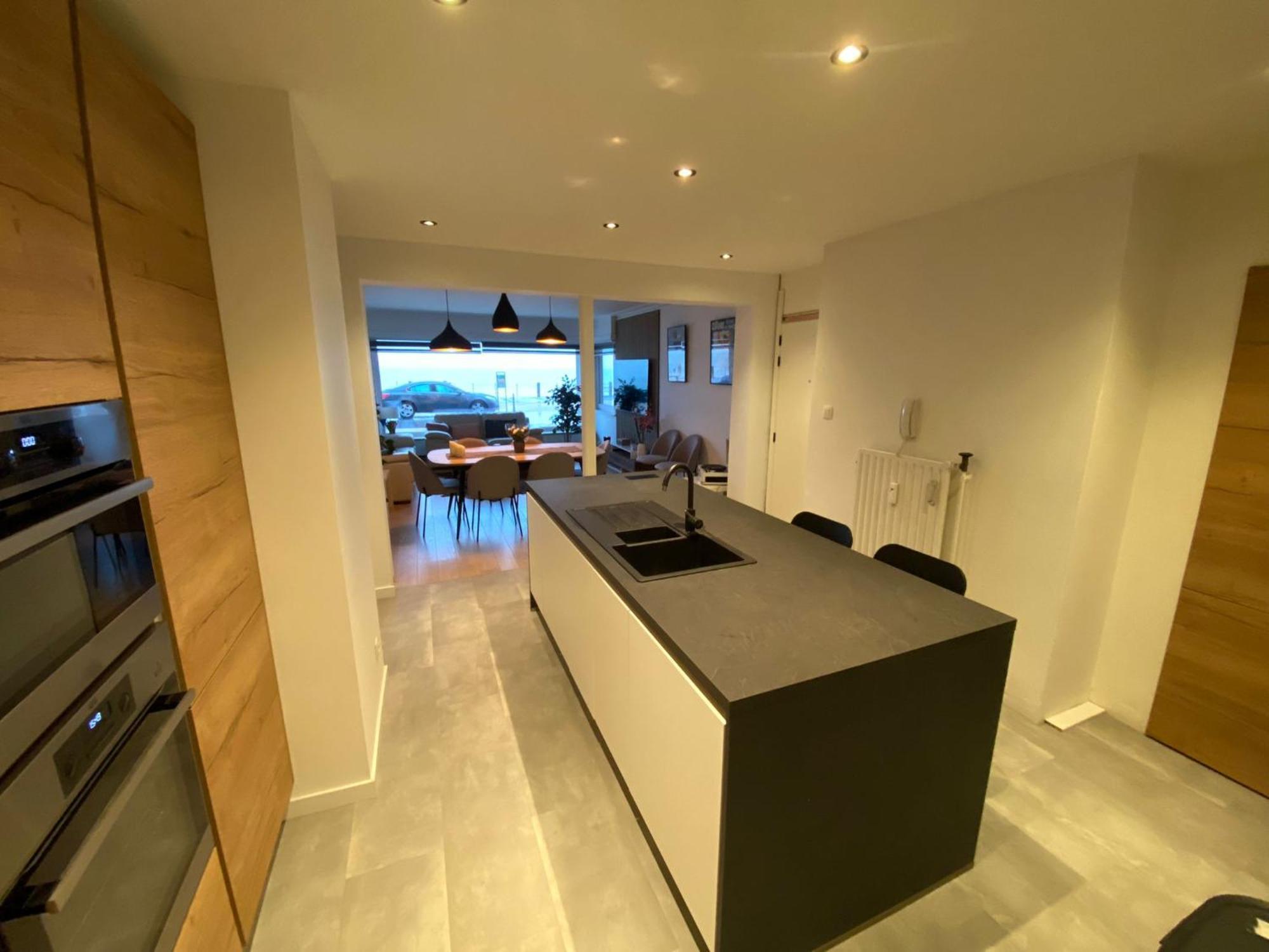 Spacious Apartment With Sea View Остенде Екстериор снимка
