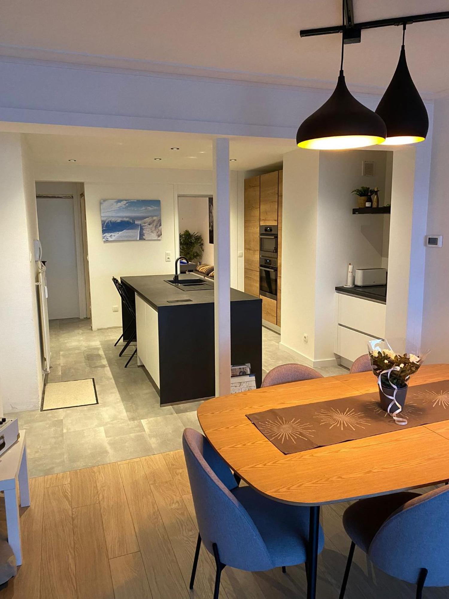 Spacious Apartment With Sea View Остенде Екстериор снимка