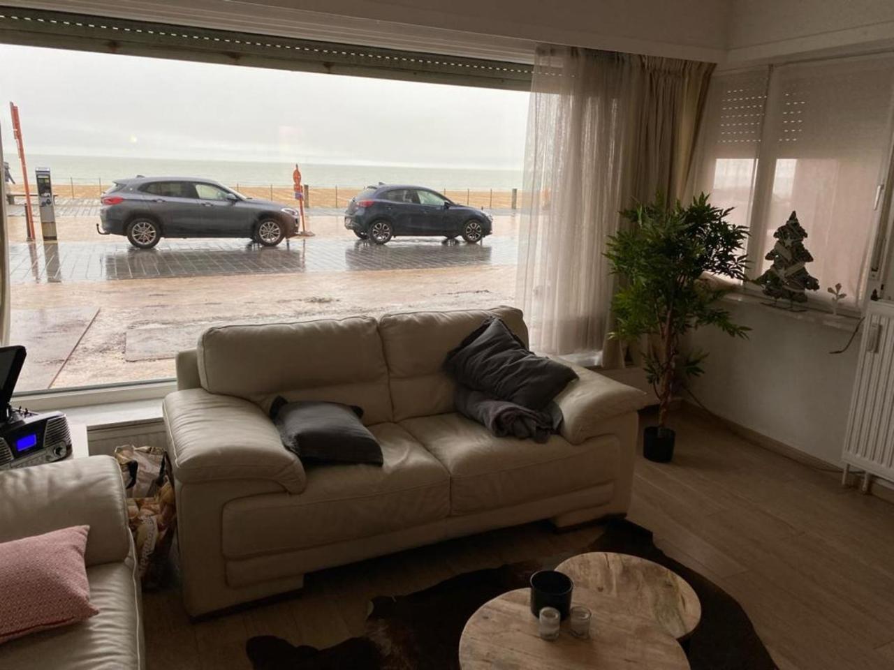 Spacious Apartment With Sea View Остенде Екстериор снимка